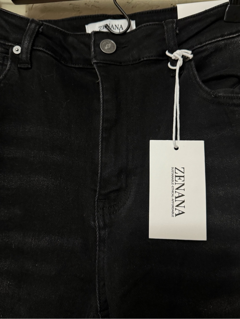 ZENANA Black High Rise Raw Hem Crop Flare Jeans Size 30 NWT Stretch - Picture 5 of 6